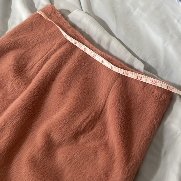 W7 FAME AND PARTNERS Fur Mini Skirt - Picture 3 of 7